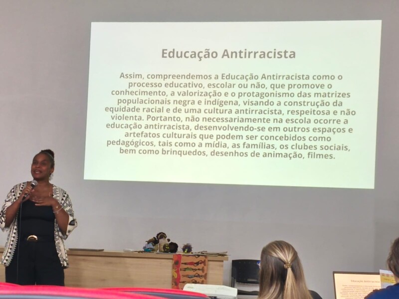 professores-da-rede-municipal-participam-de-curso-sobre-relacoes-etnico-raciais